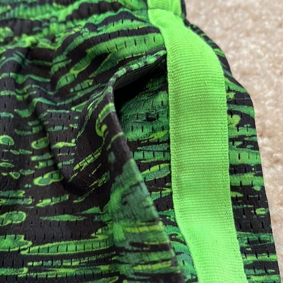 BOYS SIZE MEDIUM 8/10 CHAMPION SHORTS - Picture 3 of 7